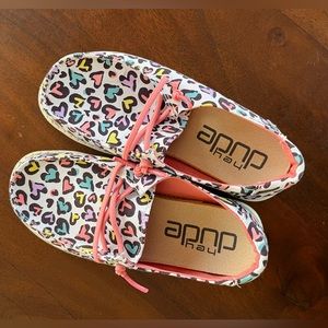 HEY DUDE Girls 1/2 Hearts